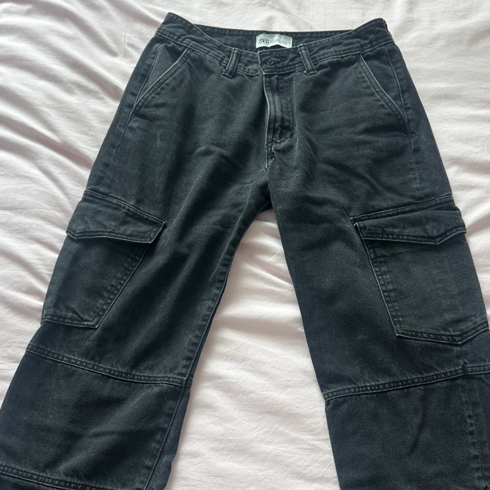 Zara Women's Dark Gray Cargo Jeans with Slit